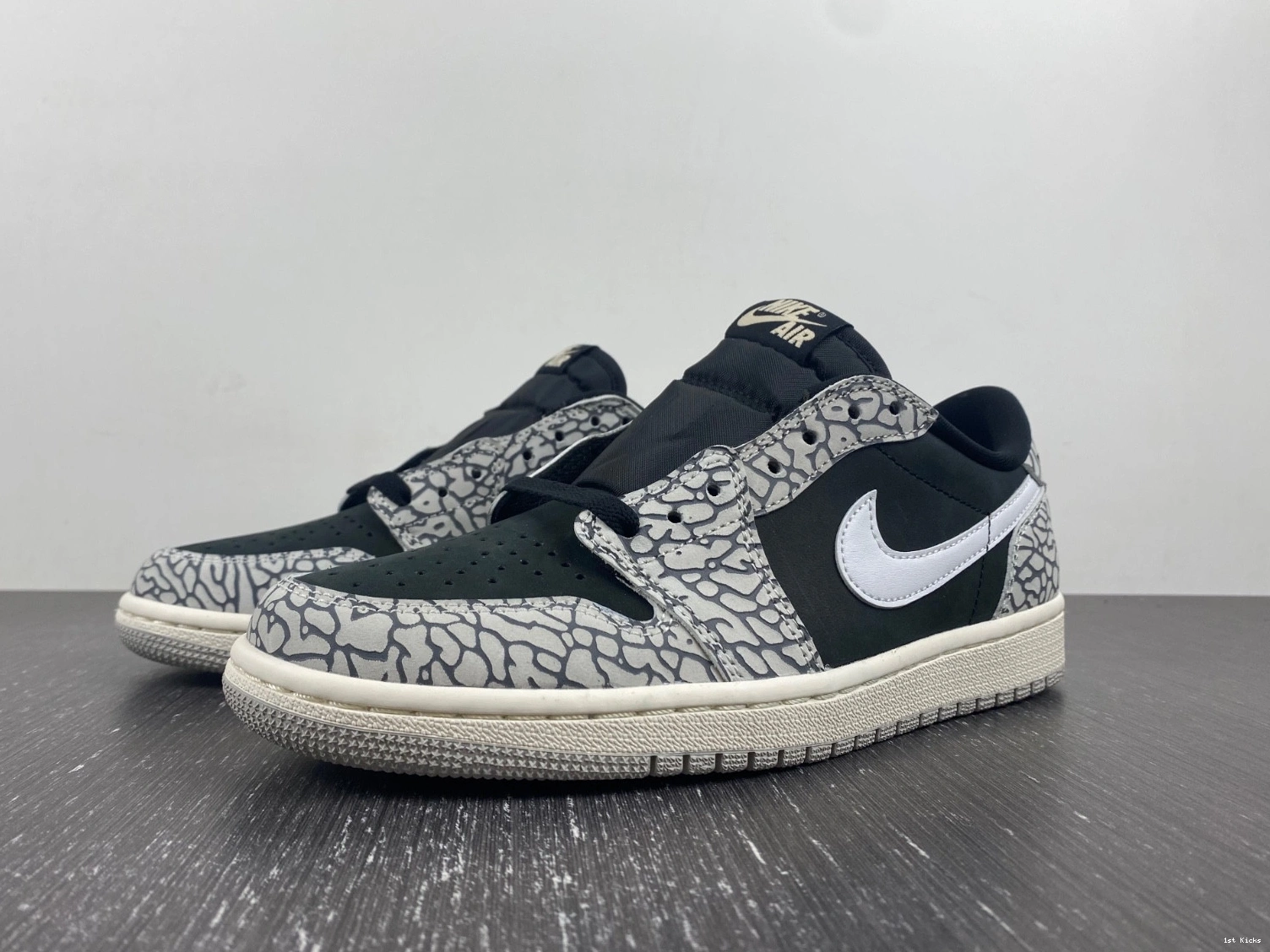 Cement Black - Jordan Low Retro CZ0790-001 1 OG 1031